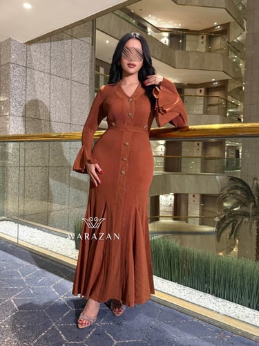 فستان ناعم بحزام من الخصر