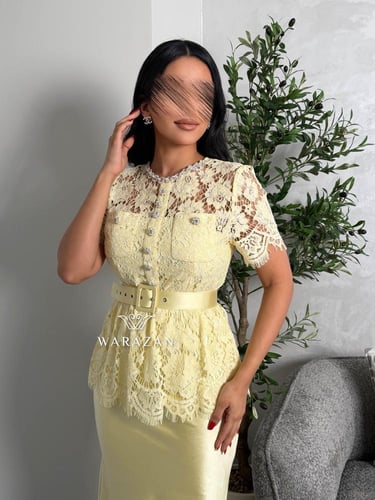 فستان انيق بدانتيل وبكرستال