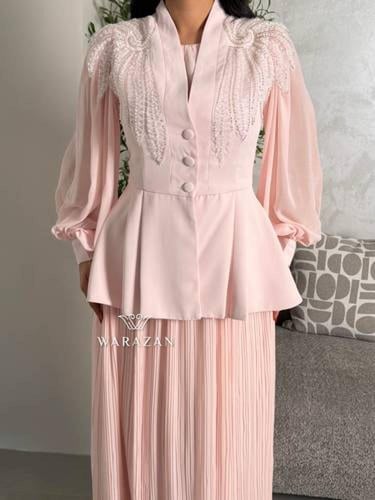 فستان بطبقتين بتدخيلة لول من الصدر