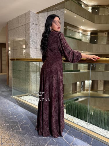 فستان للمناسبات بقصة من الخصر