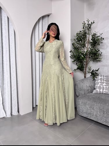 فستان أنيق مع قصة خصر دانتيل وتل