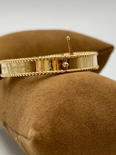 اسورة ذهب عيار 18 مقاس 19 الوزن 21.85 .جرام