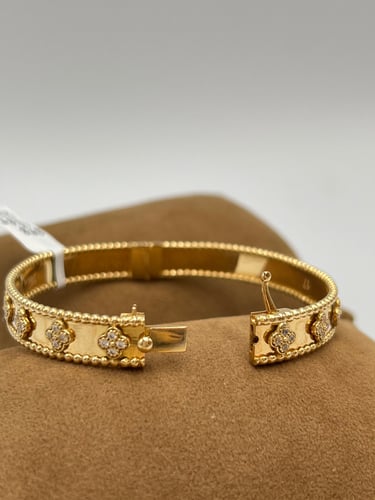 اسورة ذهب عيار 18 مقاس 17 الوزن19.60 جرام