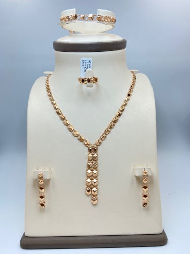 طقم ذهب عيار 21 الوزن 28.24 جرام