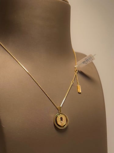 عقد ذهب عيار 18 الوزن 7.70 جرام