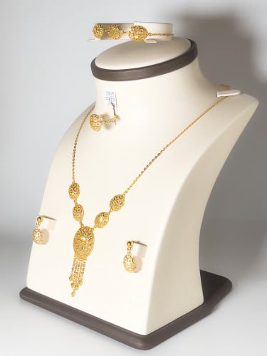 طقم ذهب عيار 21 الوزن 21.78 جرام