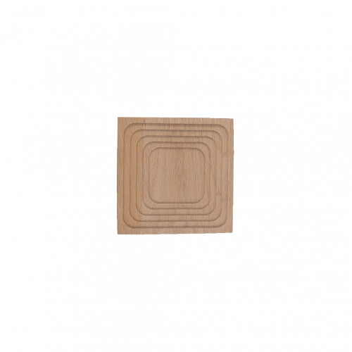 أداة خشبية مربعة