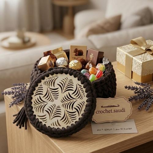 علبة مع غطاء كروشيه