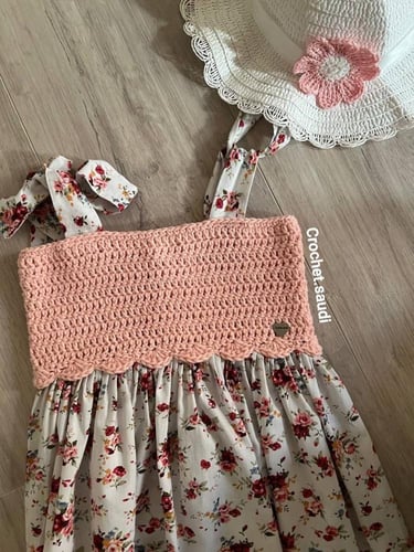 فستان الصدر الوردي