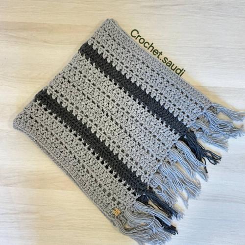 شال رمادي عريض