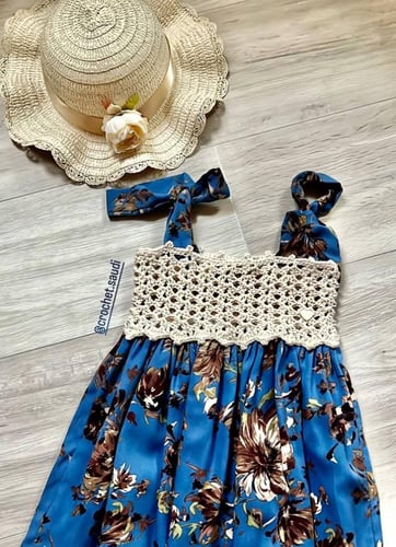 فستان الصدر البيج