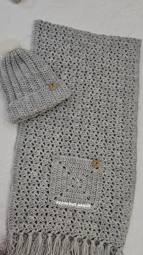 شال بجيوب مع قبعة