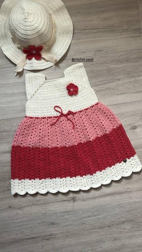 فستان الألوان كبير