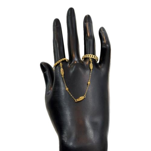 The string ring Durica 21-karat gold | weight 3.24...