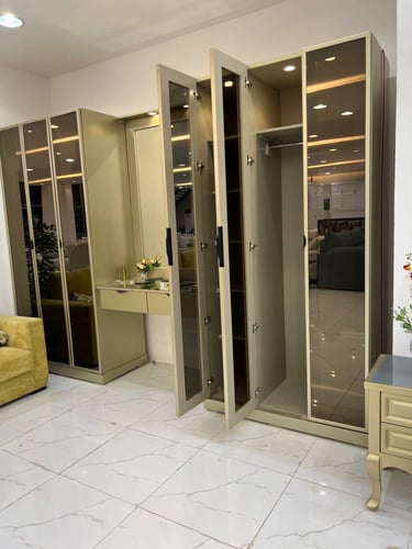 دولاب 6 باب وتسريحه ابوب قزاز خشب تايلاندي 18ملي ح...