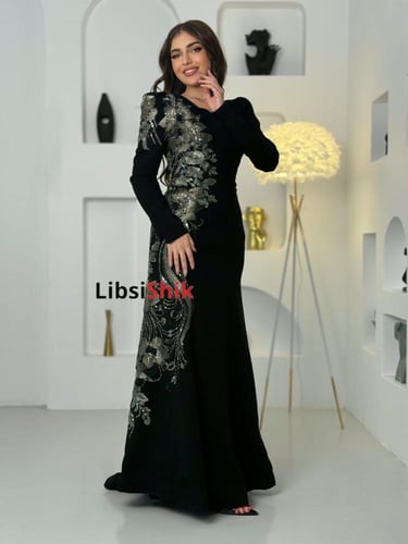 فستان مطرز جنب