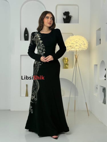 فستان مطرز جنب