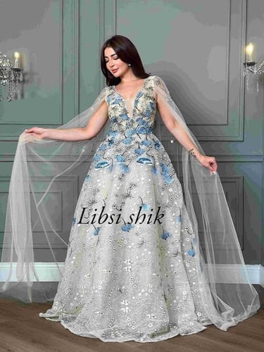 فستان سهره تل مورد بأكمام كيب