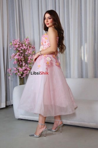 فستان ميد بورود ملونه