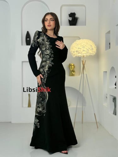 فستان مطرز جنب