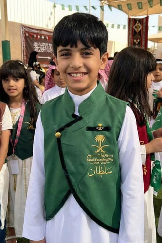 سديري ولادي سادة أخضر بياقة سعودية واقفة وقصة منحن...