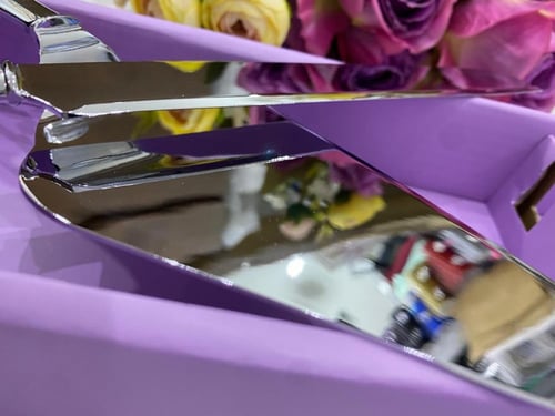 طقم سكين وشيال فضي فاخر بتصميم LOVE لحفلات الزفاف...