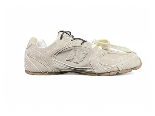 نيوبالانس ميو ميو وايت