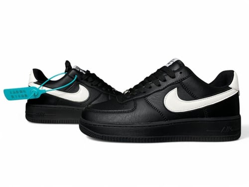 ايرفورس لوقو ابيض