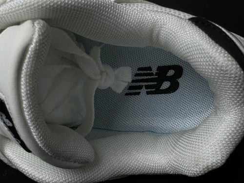 نيوبالانس 9060 أبيض ( NB w )