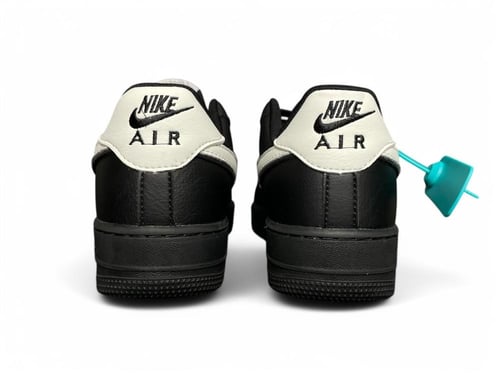 ايرفورس لوقو ابيض