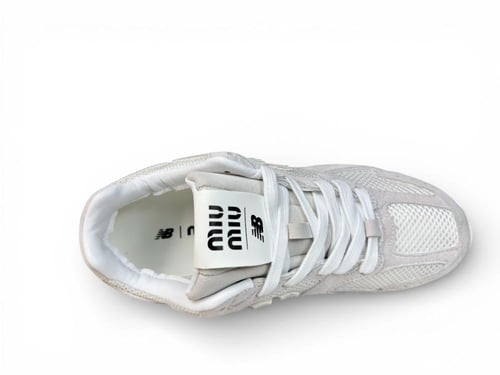 نيو بالانس ميو ميو لذر