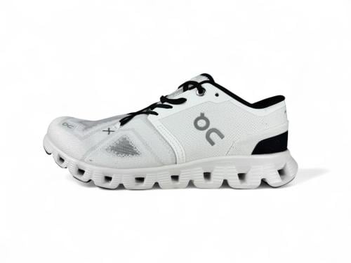 اون رن ابيض كلاود اكس