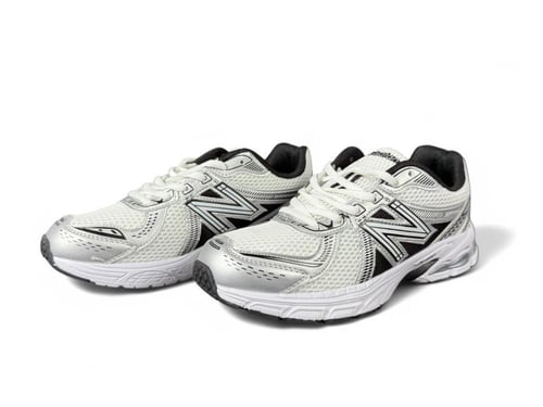 نيوبالانس V8