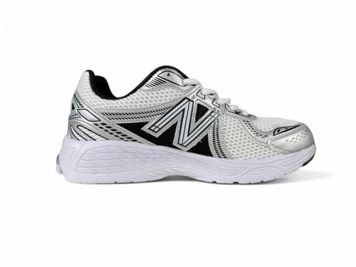 نيوبالانس V8