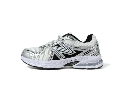 نيوبالانس V8