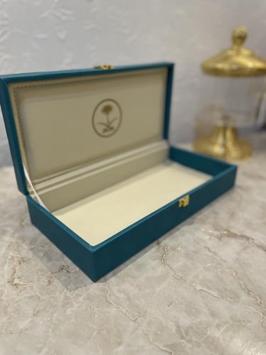 بوكس اهداء جلد