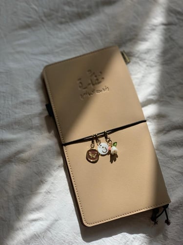 ميدالية بشكل فراشة