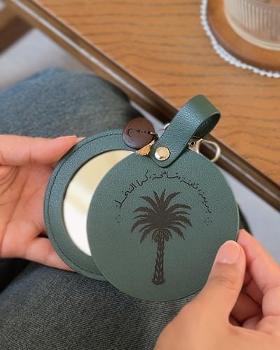 ميدالية مرآة شامخة