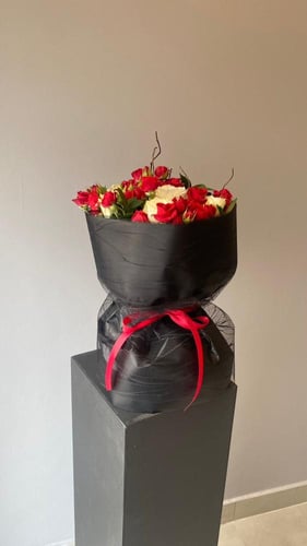 باقة كلاسيك بلمسة راقية - حجم وسط