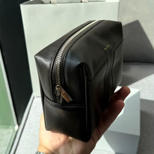 حقيبة "توم فورد" الجلدية