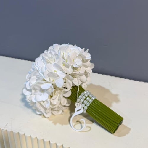 مسكة الهايدرنجا الصناعية