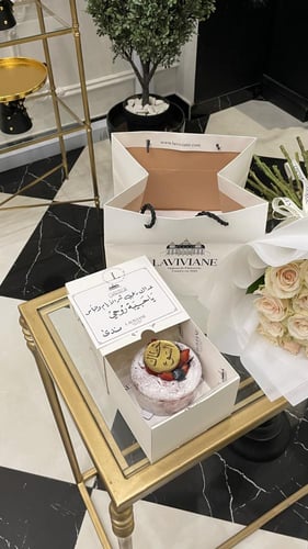 باقة ٣٠ وردة و كيك