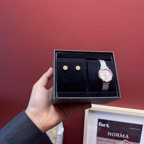 ساعه نسائيه مع حلق - ارماني