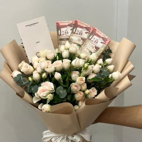 باقة ورد وفلوس