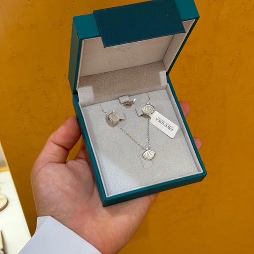 طقم فايندرا على شكل صدفه