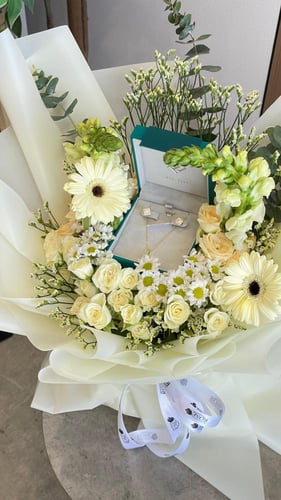 عقد كنده فراشه