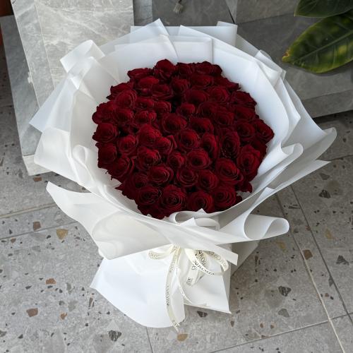 الباقة 50 وردة - حجم كبير