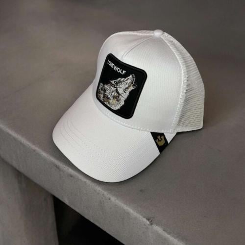 كاب بطبعة WOLF في المنتصف