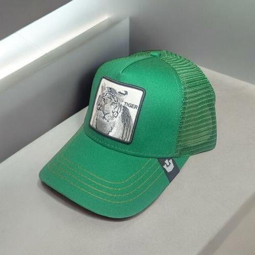 كاب اخضر بطبعة جلد في المنتصف