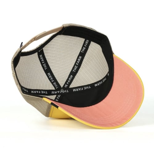 كاب اصفر وبيج بطبعة جلد في المنتصف